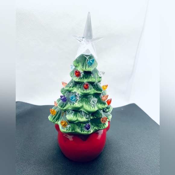 Merry Makers 8" Light-Up Ceramic Gnome Christmas Tree Multi Color Lights NIB - Picture 3 of 8